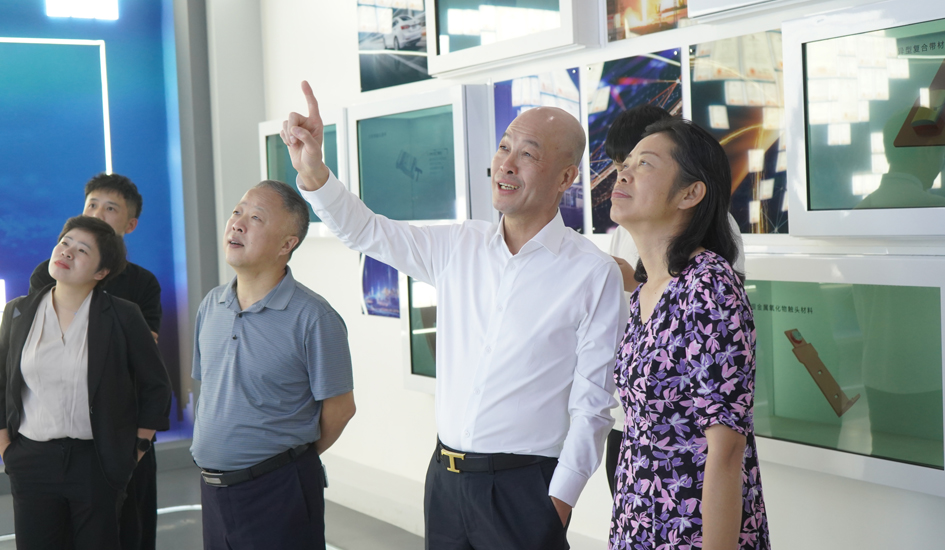 校企携手 共话未来丨复旦大学常务副校长许征带队调研福达合金