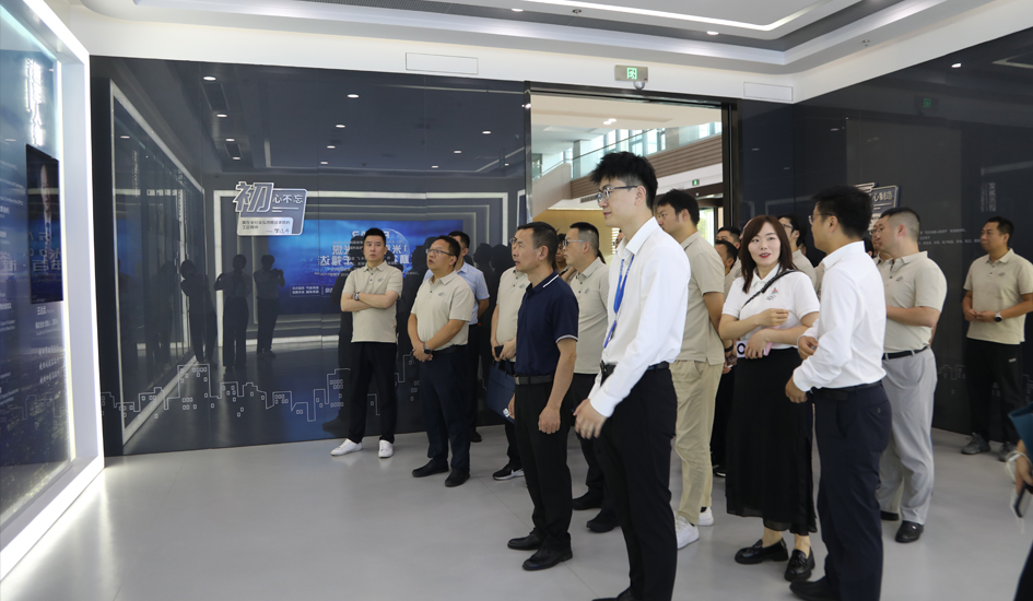 武汉市科技民营企业&ldquo;头雁&rdquo;领军人才训练营（第二期）学员到访福达合金调研交流